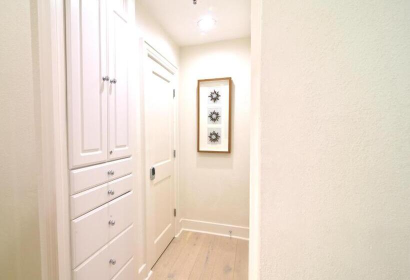 شقة غرفة واحدة مطلة على حمام السباحة, Tropical Beach Condo   Pool, Shops, 86 Tv, Wifi