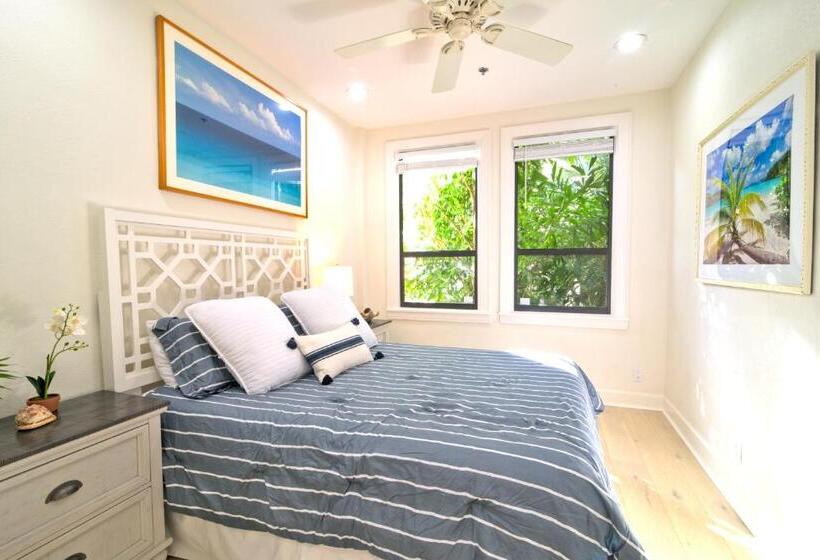 شقة غرفة واحدة مطلة على حمام السباحة, Tropical Beach Condo   Pool, Shops, 86 Tv, Wifi