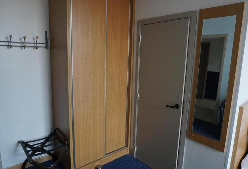 Номер Стандарт Трехместный, Asiris