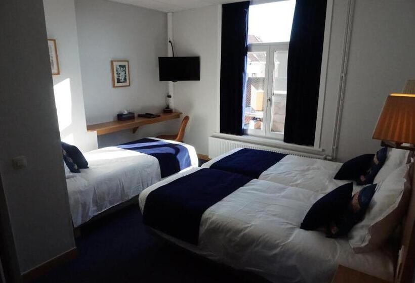 Номер Стандарт Трехместный, Asiris