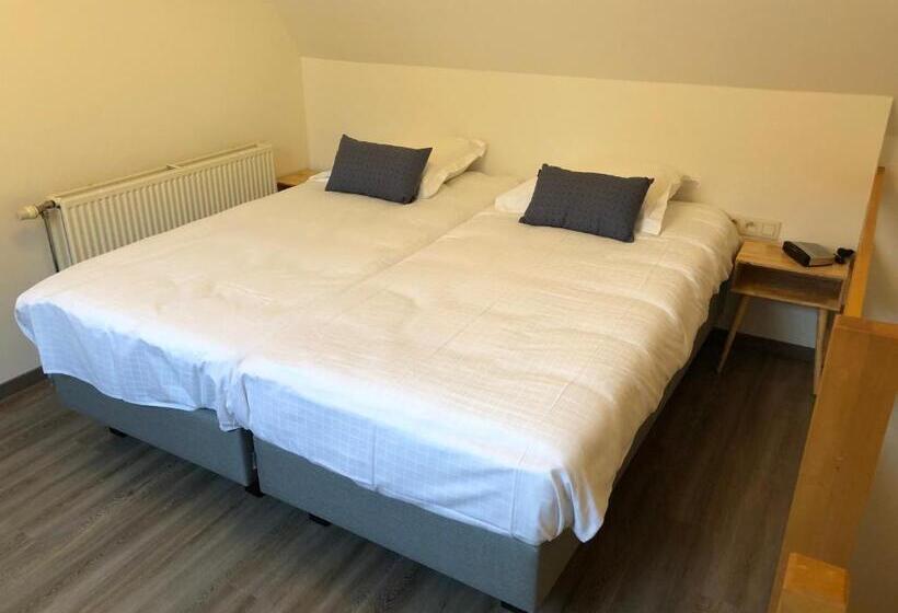 Трехместный Номер Deluxe, Asiris