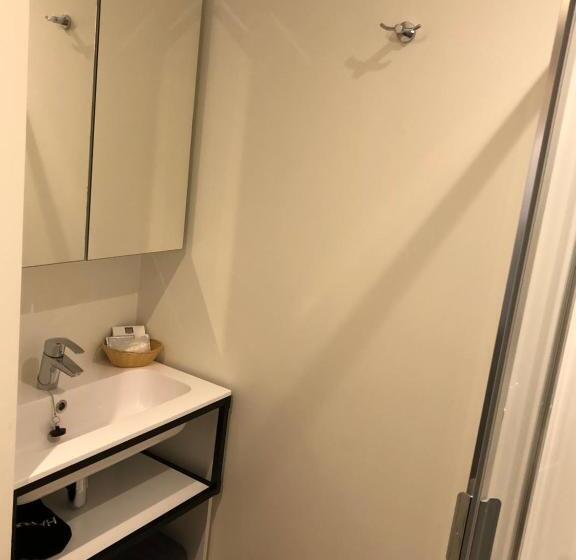 Стандартный Номер Кровать Кинг, Asiris