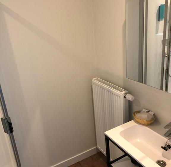 Номер Стандарт, Asiris