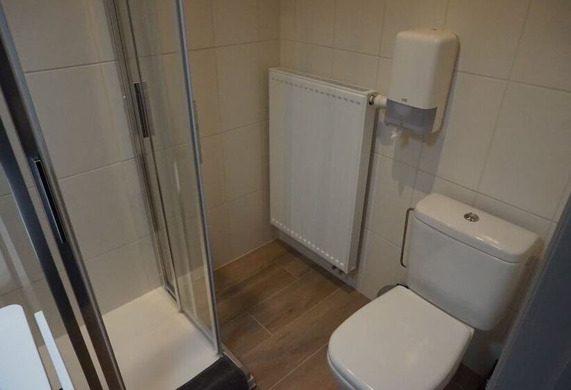 Номер Стандарт Трехместный, Asiris