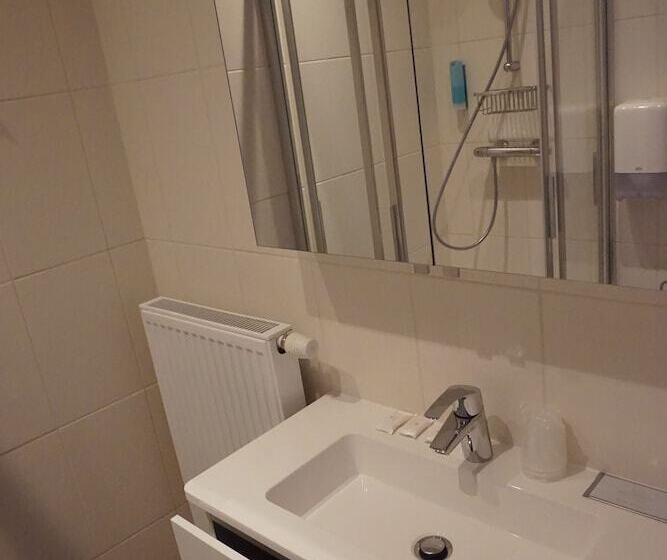 Номер Стандарт Трехместный, Asiris