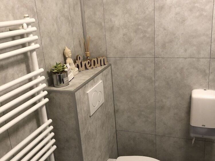 Номер Дюплекс, Asiris