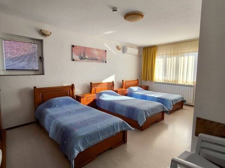 آپارتمان 2 خوابه, Centaur Family