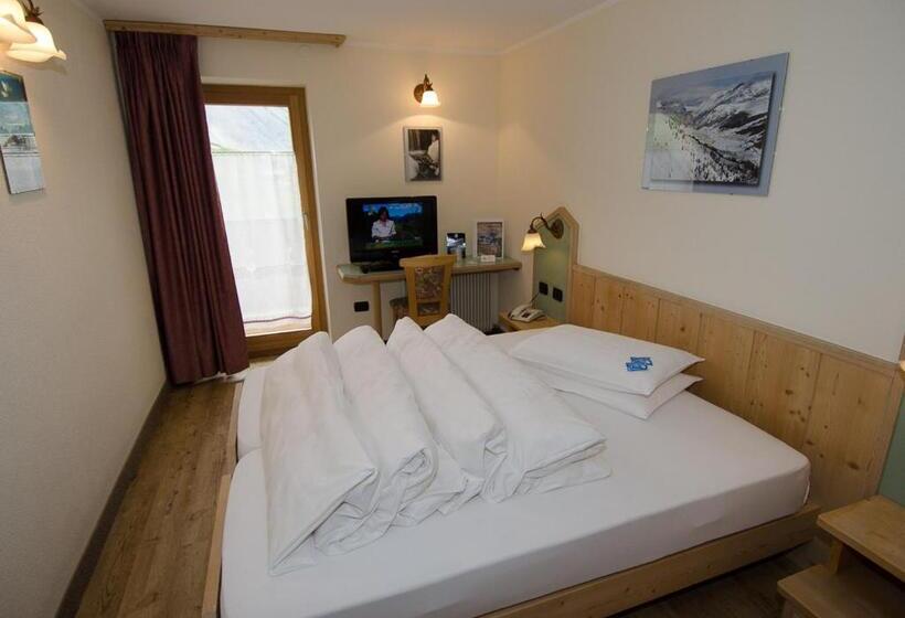 اتاق استاندارد با چشمانداز کوهستان, Daniela