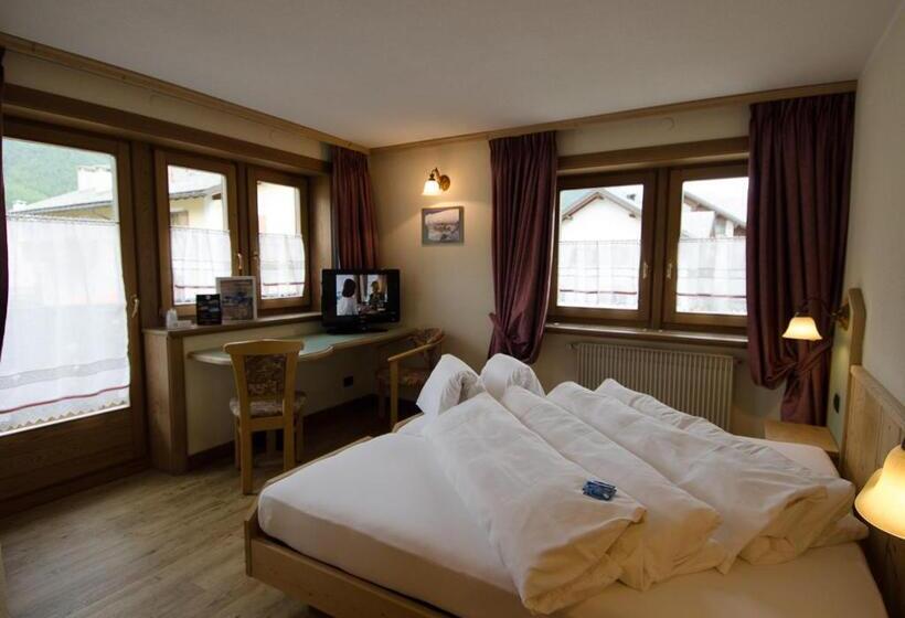 اتاق استاندارد با چشمانداز کوهستان, Daniela