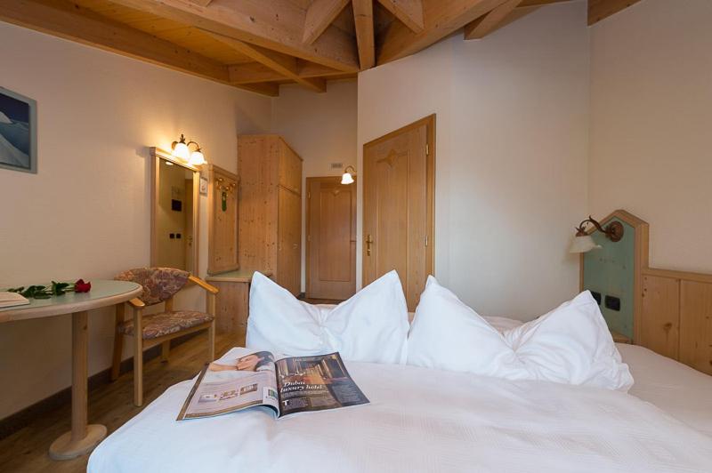 اتاق سوپریور با چشمانداز کوهستان, Daniela