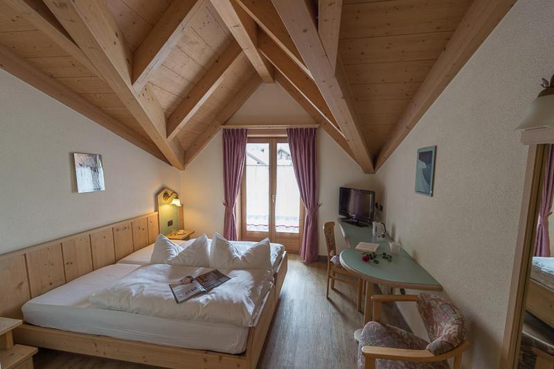 اتاق سوپریور با چشمانداز کوهستان, Daniela