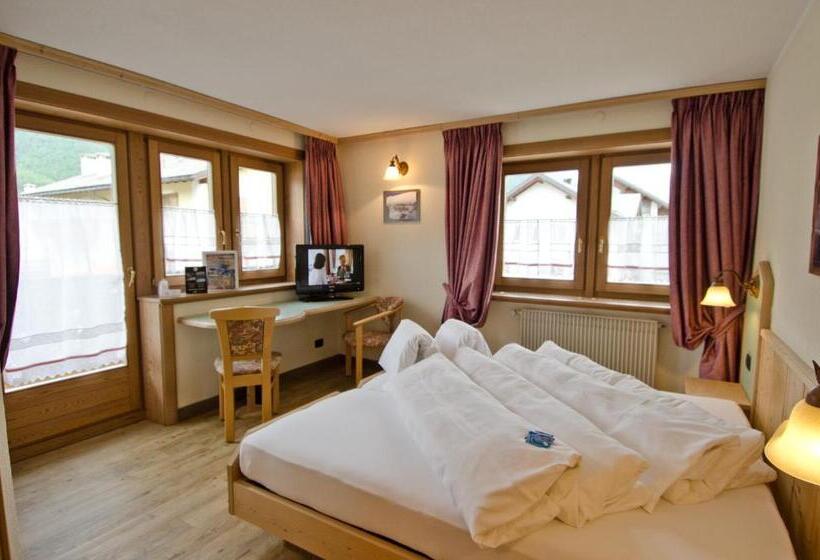 اتاق استاندارد با چشمانداز کوهستان, Daniela