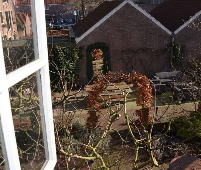 חדר דלוקס, De Tabaksplant