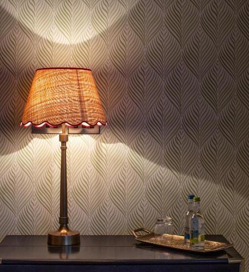 豪华套房, Hogarths