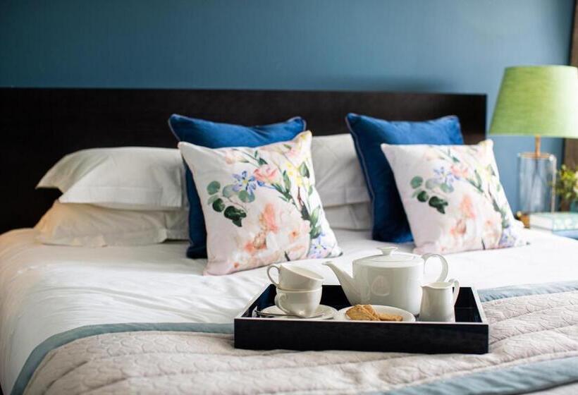 高级大房间, Hogarths