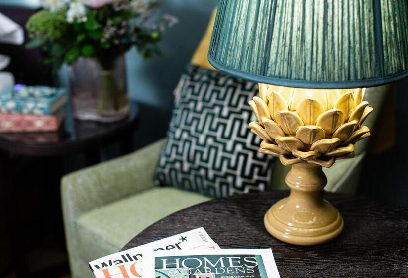 高级大房间, Hogarths