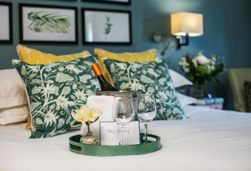 高级大房间, Hogarths