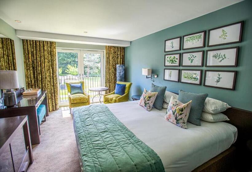 高级大房间, Hogarths