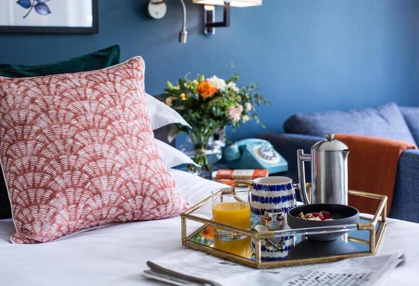 行政房间, Hogarths