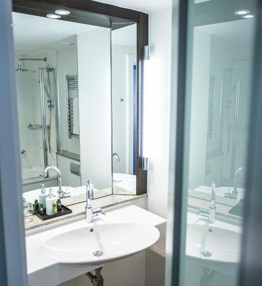 行政房间, Hogarths