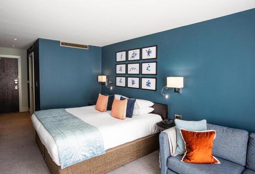 行政房间, Hogarths