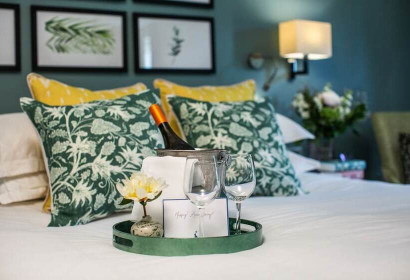 行政房间, Hogarths