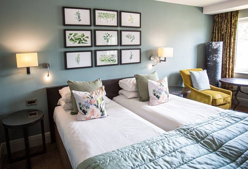 高级大房间, Hogarths