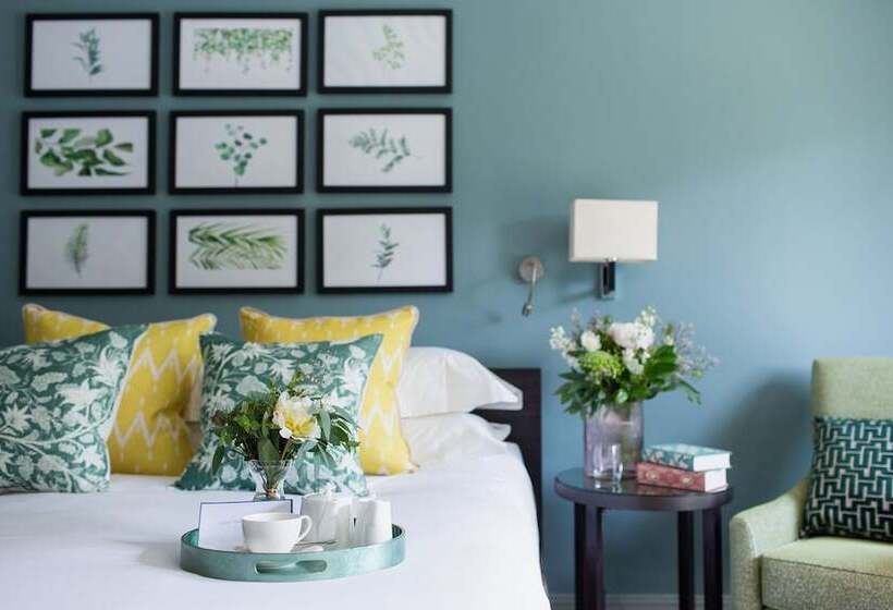 高级大房间, Hogarths