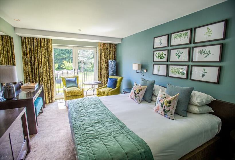 高级大房间, Hogarths