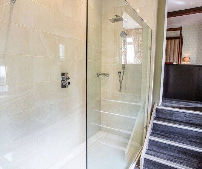 豪华套房, Hogarths