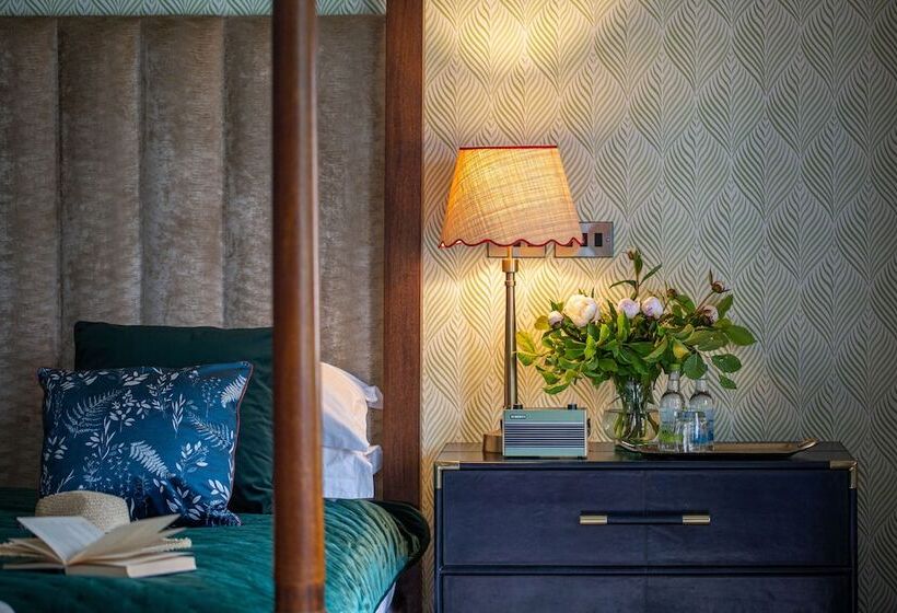 豪华套房, Hogarths