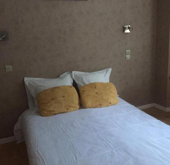 اتاق استاندارد چهار تخته, Hôtel De Londres