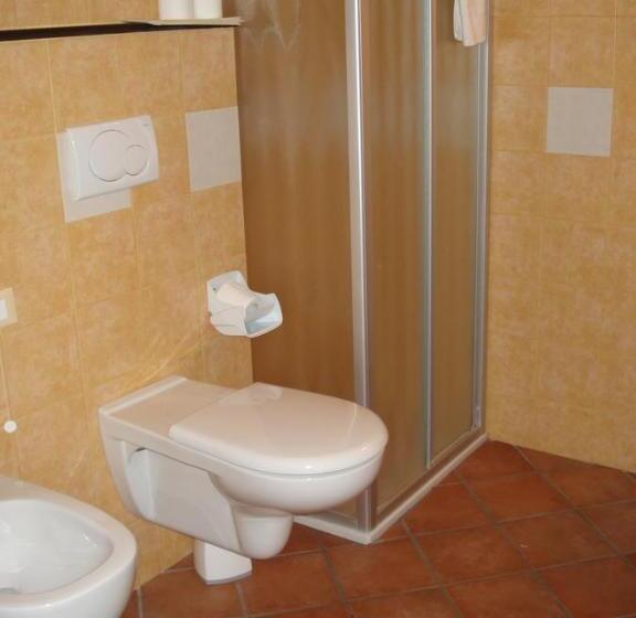 اتاق استاندارد سه نفره, La Campana D Oro