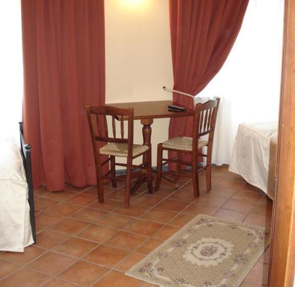 اتاق استاندارد سه نفره, La Campana D Oro