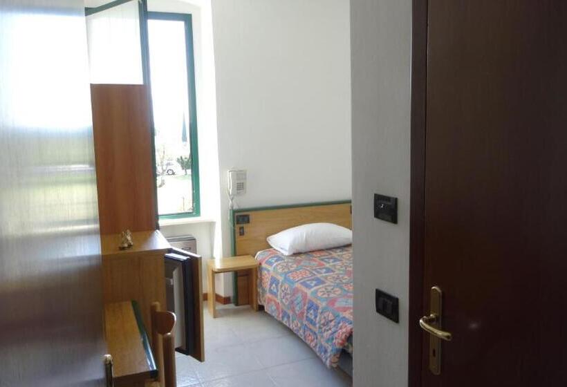 غرفة قياسية فردية, La Pergola