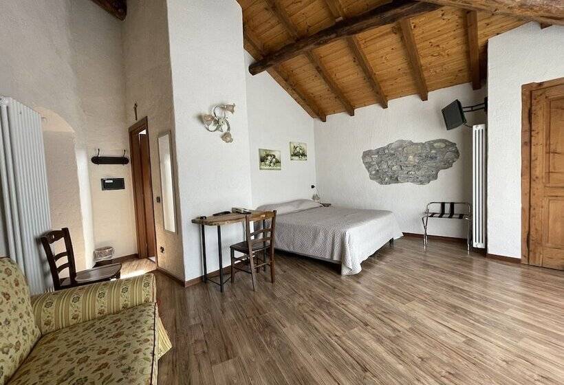 غرفة إدارية ثلاثية, Albergo La Torre