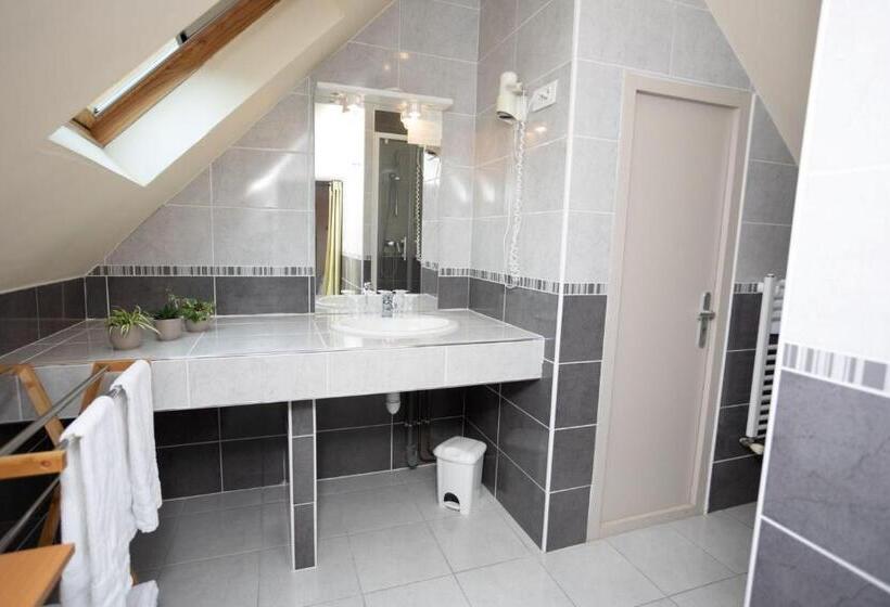 غرفة عائلية, Logis Hôtel Le Carnot