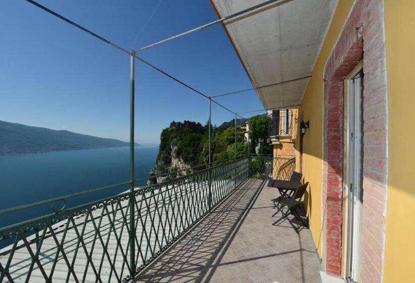 סוויטת ג'וניור עם מרפסת, Miralago