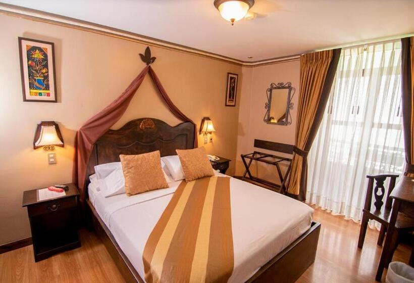 غرفة قياسية, Morenica Del Rosario