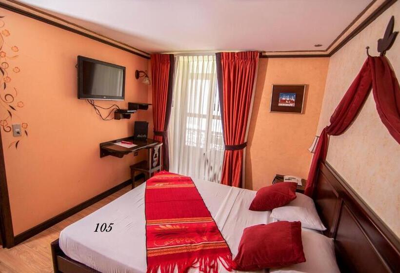 غرفة قياسية, Morenica Del Rosario