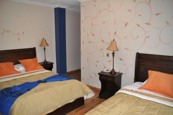 غرفة قياسية ثلاثية, Morenica Del Rosario