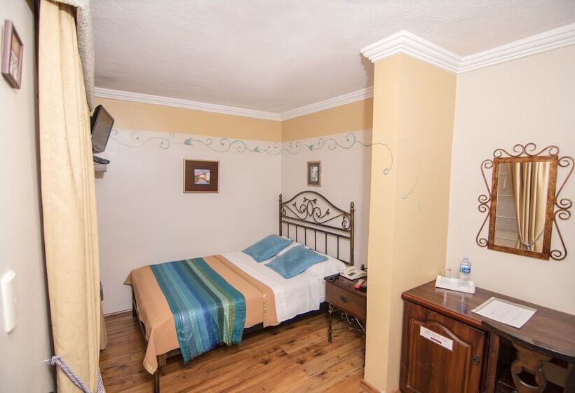 غرفة قياسية فردية, Morenica Del Rosario