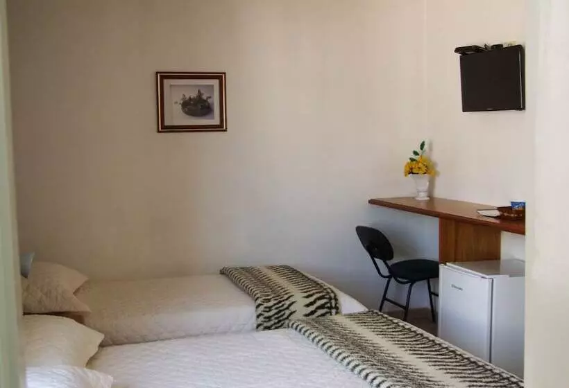 スーペリアの４人部屋, Rede Andrade Guaira