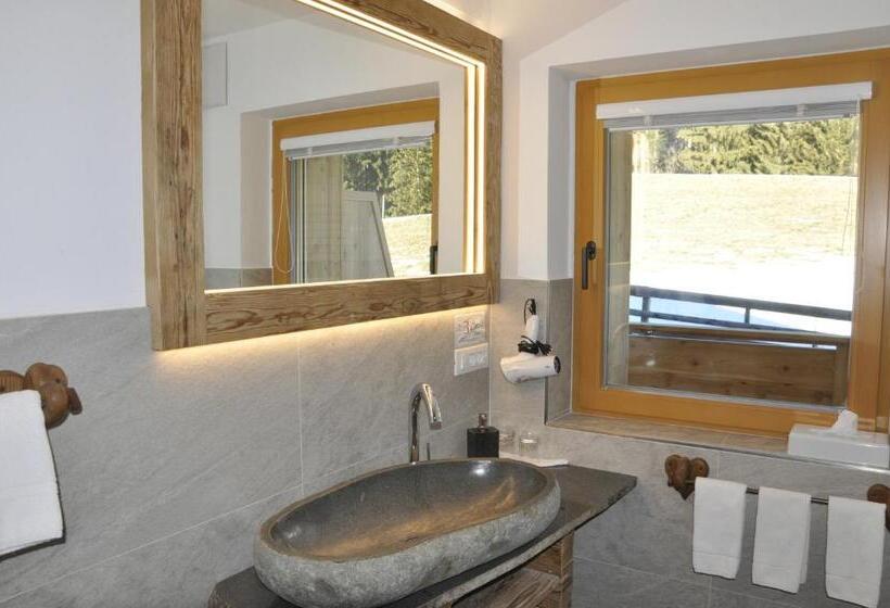 수피리어 트리플 룸, Rosengarten