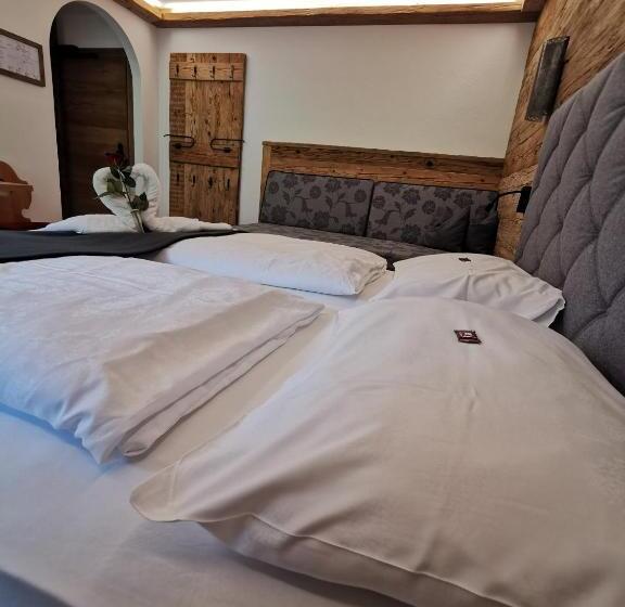 수피리어 트리플 룸, Rosengarten