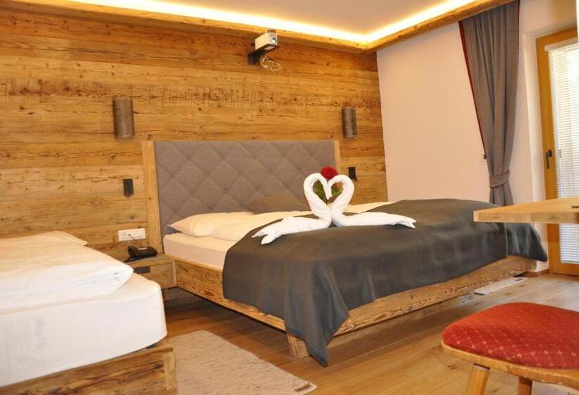 수피리어 트리플 룸, Rosengarten