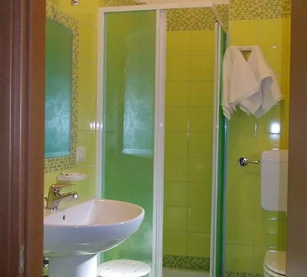 اتاق استاندارد یک نفره, Solaria