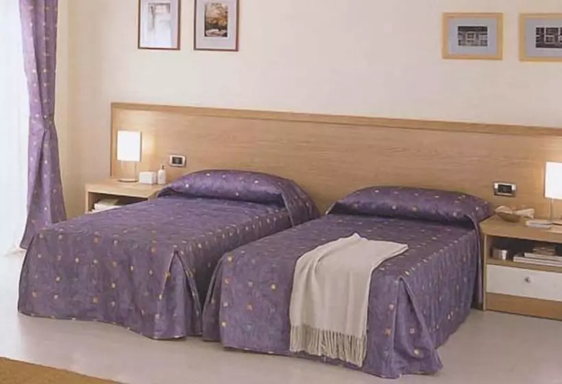 اتاق استاندارد سه نفره, Solaria