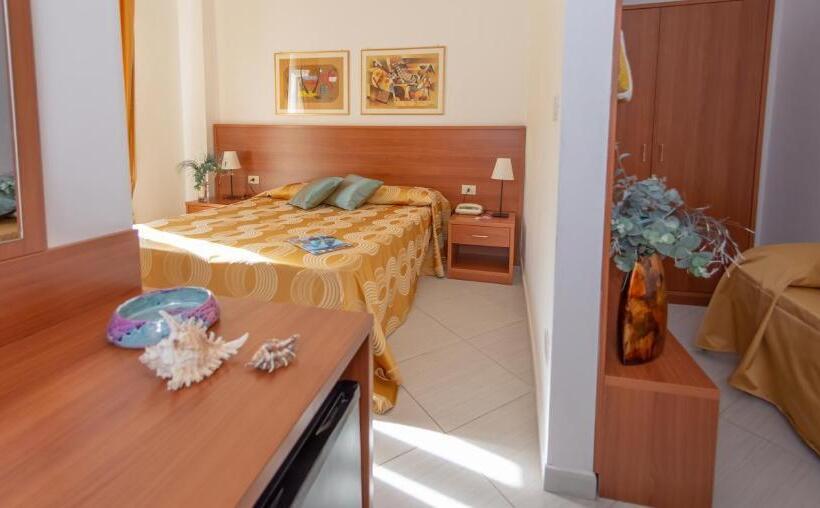 اتاق استاندارد سه نفره, Solaria