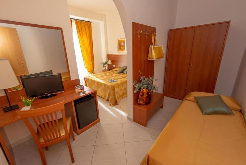 اتاق استاندارد سه نفره, Solaria